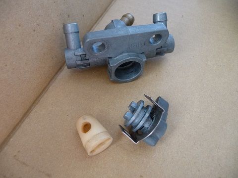 スズキ　RG250ガンマ RG250 ガソリンタンク　ガソリンコック込み 赤ガンマの復活作業（ガソリンコック編） : けんじぃ日記（チャンプ