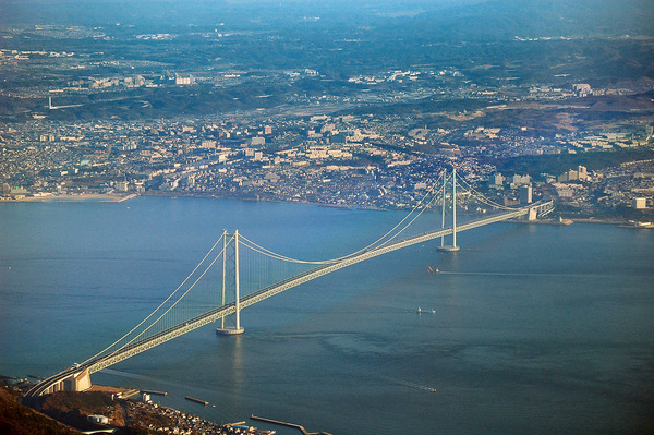 1280px-Akashi_Bridge