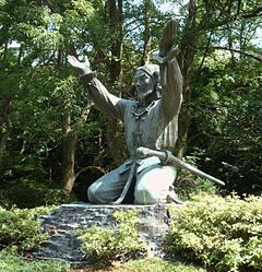 240px-Ōkuninushi_Bronze_Statue