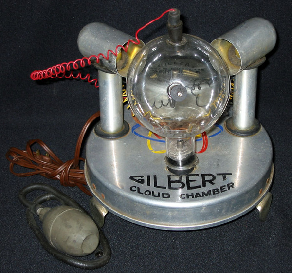 Gilbert_cloud_chamber_pp_2006.069.035