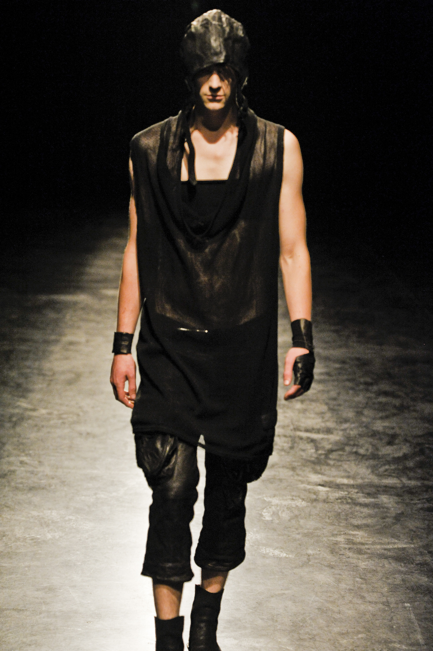 JULIUS【2009 s/s COLLECTION PRESENTATION