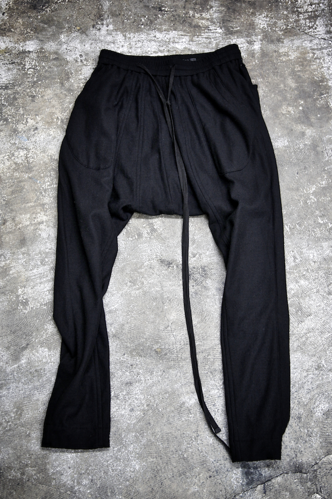 juliusブラック カシミア混カットソー　goth_ik AW サイズ1 juliusブラック カシミア混カットソー goth_ik AW サイズ1
