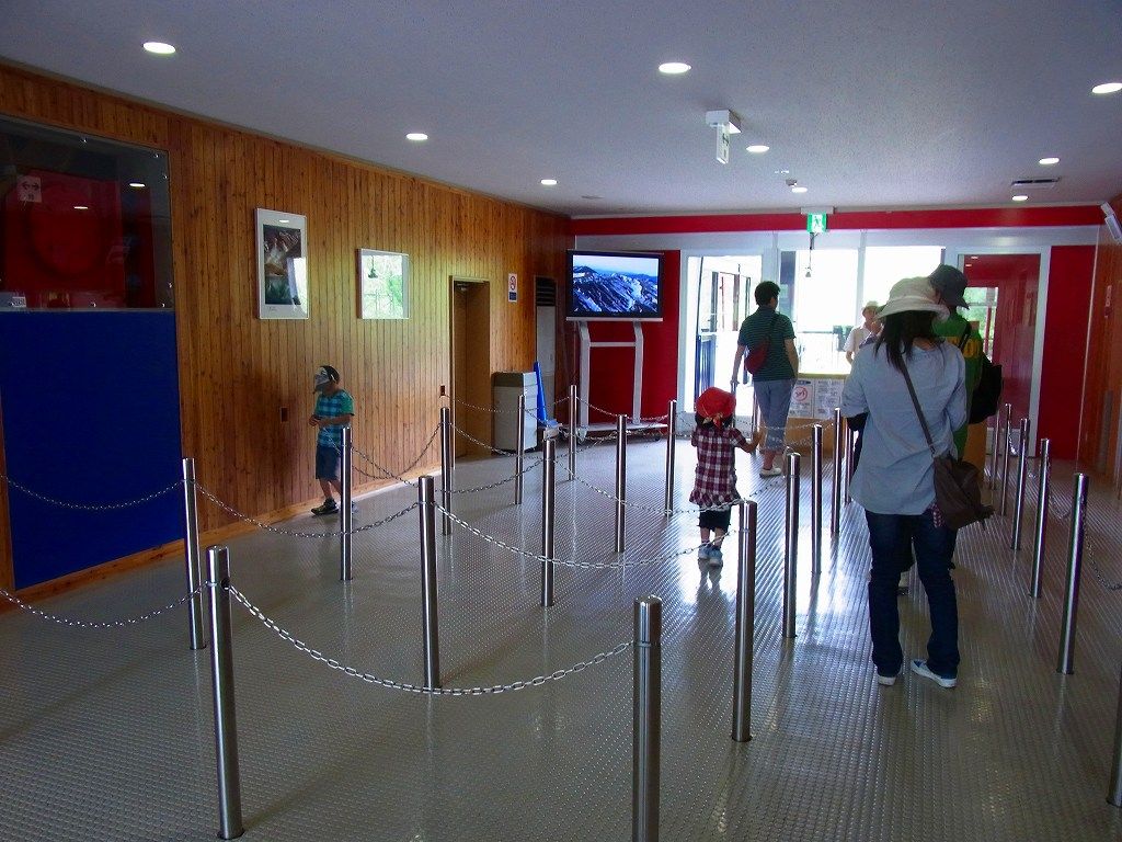 旭岳ロープウェイに乗って姿見の池自然探勝路周回 前編 北海道へ ９ ちゃっぷの温泉 ハイキングブログ