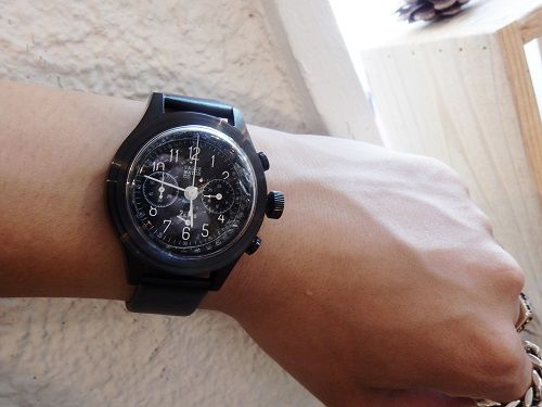 VAGUE WATCH CO. クロノグラフ ブラック　2EYES VAGUE WATCH CO. - 2EYES クロノグラフ BLACK 「松本潤 ドラマ99.9着用