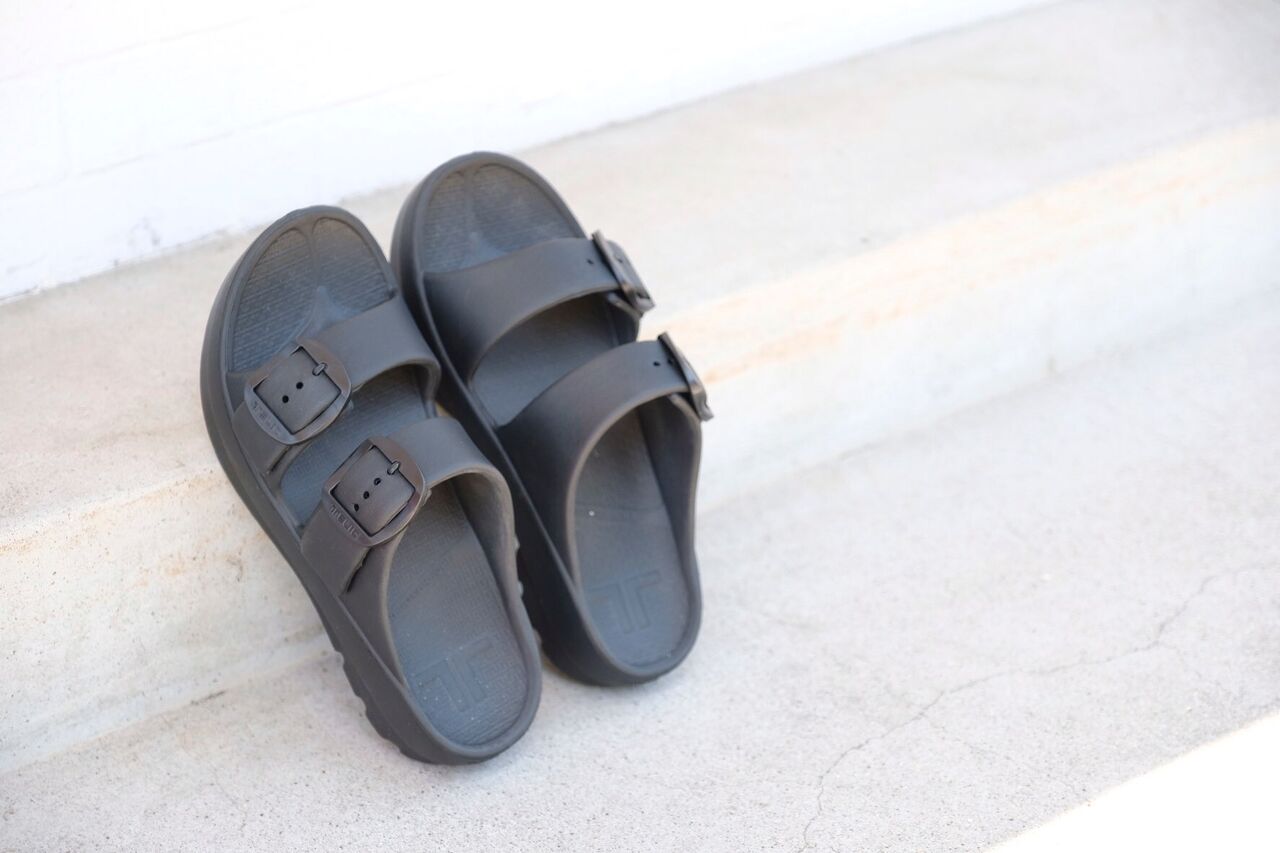 Cg一押しのサンダル Telic W Buckle Charcoal Green Blog News