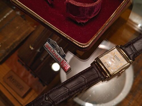 AMERICAN VINTAGE WATCH RECTANGLE MODEL : CHARCOAL*GREEN BLOG