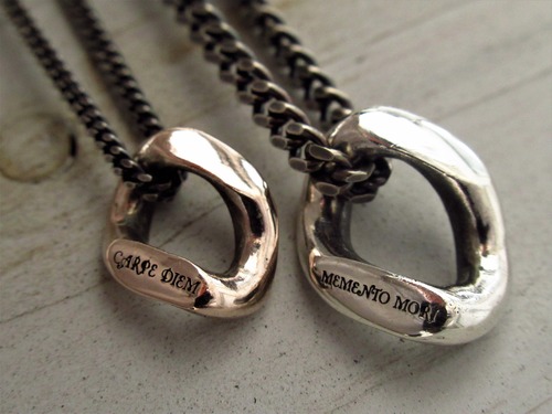 mollive HeavyOZ MEMENTO MORI NECKLACE : CHARCOAL*GREEN BLOG NEWS