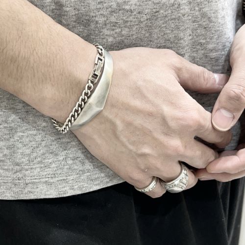 Vantique KNIGHT BRACELET NEW : CHARCOAL*GREEN BLOG NEWS