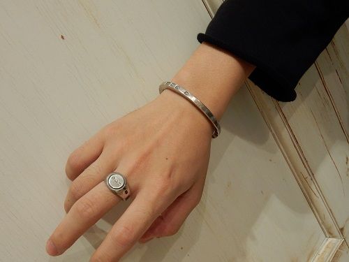 Vantique/NAIL ROUND BRACELET SILVER＆BRASS : CHARCOAL*GREEN BLOG NEWS