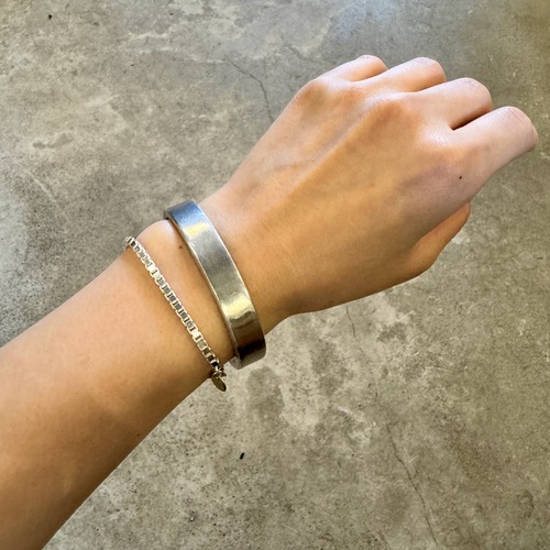 モリーヴ ブレスレットシェイクハンド 美品 送料込み‼️ モリーヴ ブレスレットシェイクハンド 美品 送料込み‼️ S1159