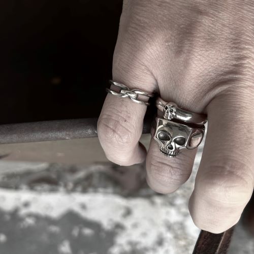 FLASH POINT TINY SKULL RING : CHARCOAL*GREEN BLOG NEWS