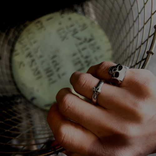 FLASH POINT TINY SKULL RING : CHARCOAL*GREEN BLOG NEWS