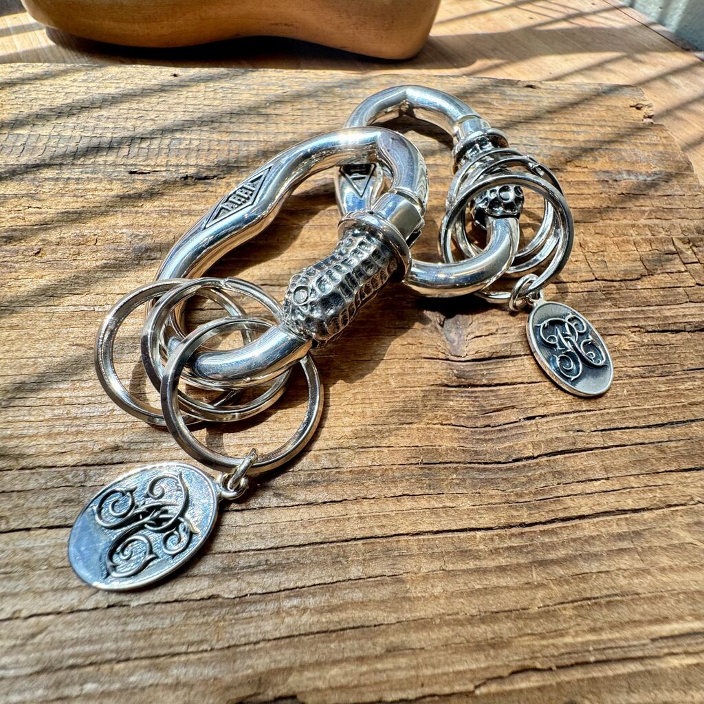 Peanuts&Co. / PEANUTS CARABINER(カラビナ) : CHARCOAL*GREEN BLOG NEWS