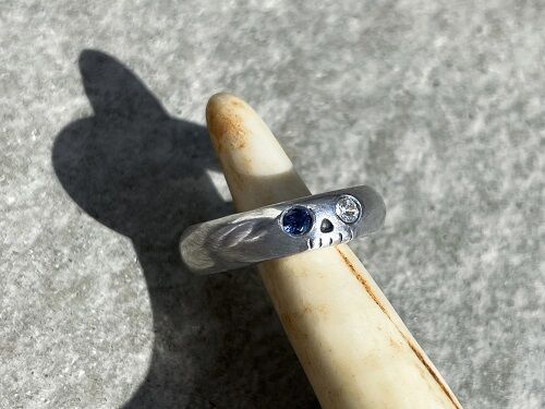 FUNNY SKULL RING/L BLUE&CLEAR STONE ／ Vantique : CHARCOAL*GREEN
