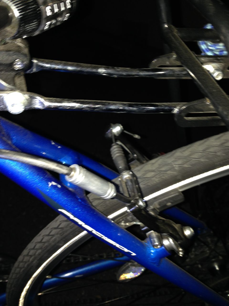 自転車の空気入れ もうお腹