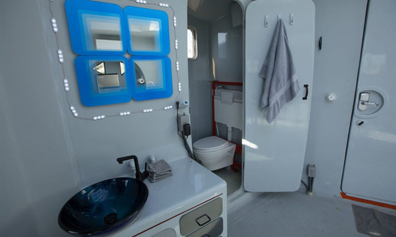 This-Tiny-Home-Is-Modeled-After-a-Lunar-Lander-6