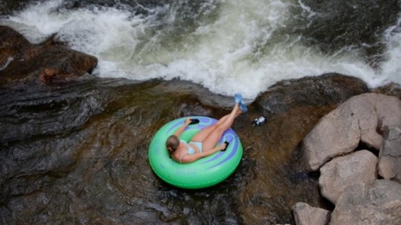 Rivertubing1_BoulderCreek_WhitewaterTubeCo