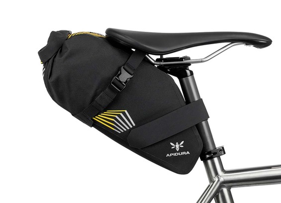 apidura-racing-saddle-pack-5l-on-bike-1