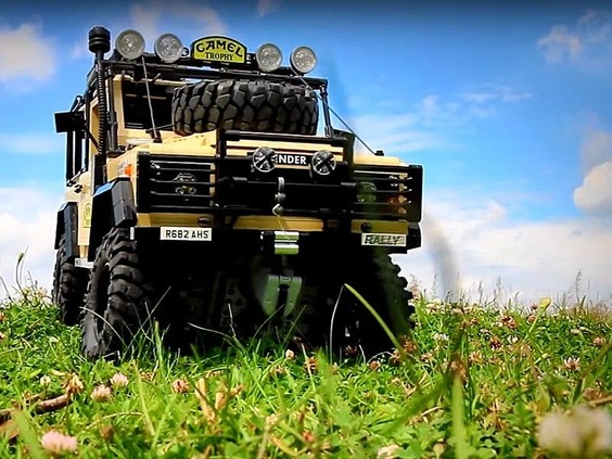 Lego-RC-Land-Rover-Defender-90-800x600