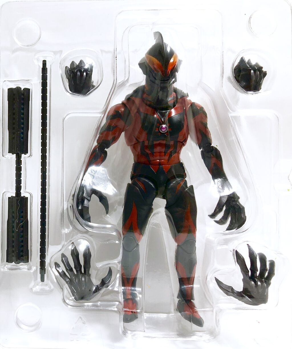ウルトラマン：闇の戦士・ウルトラマンベリアルがアクション