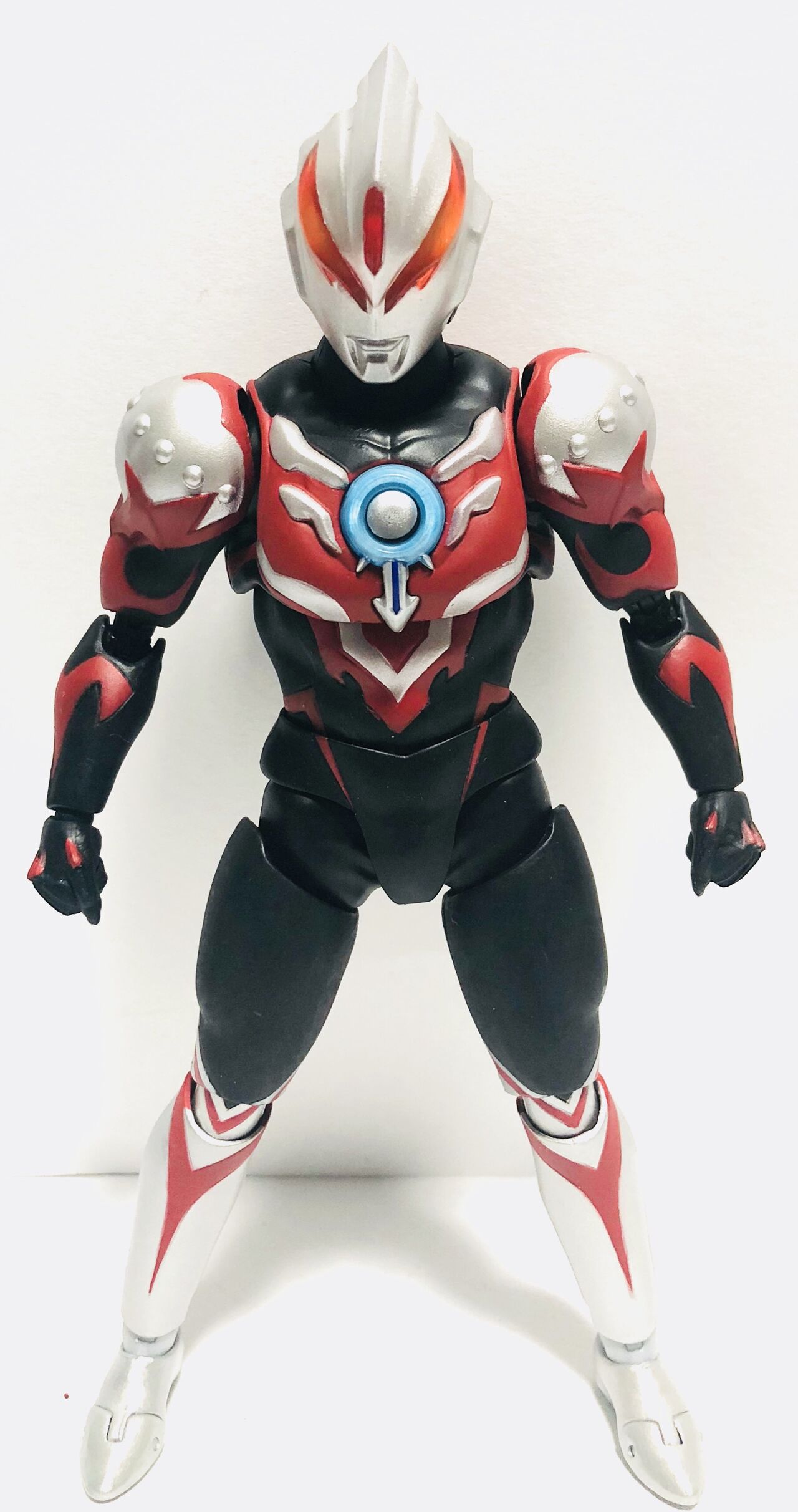 魂WEB商店限定S.H.Figuarts ウルトラマンオーブ サンダーブレスター
