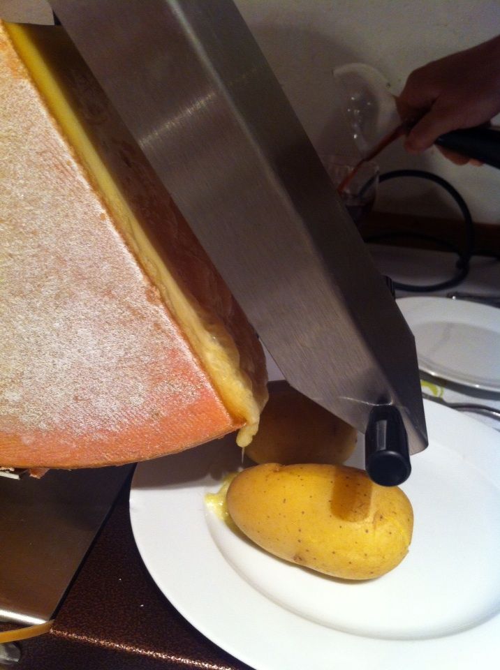 5月24日 とろ りチーズをかける料理 Raclette フランス アルザス地方での生活 完全自己満日記