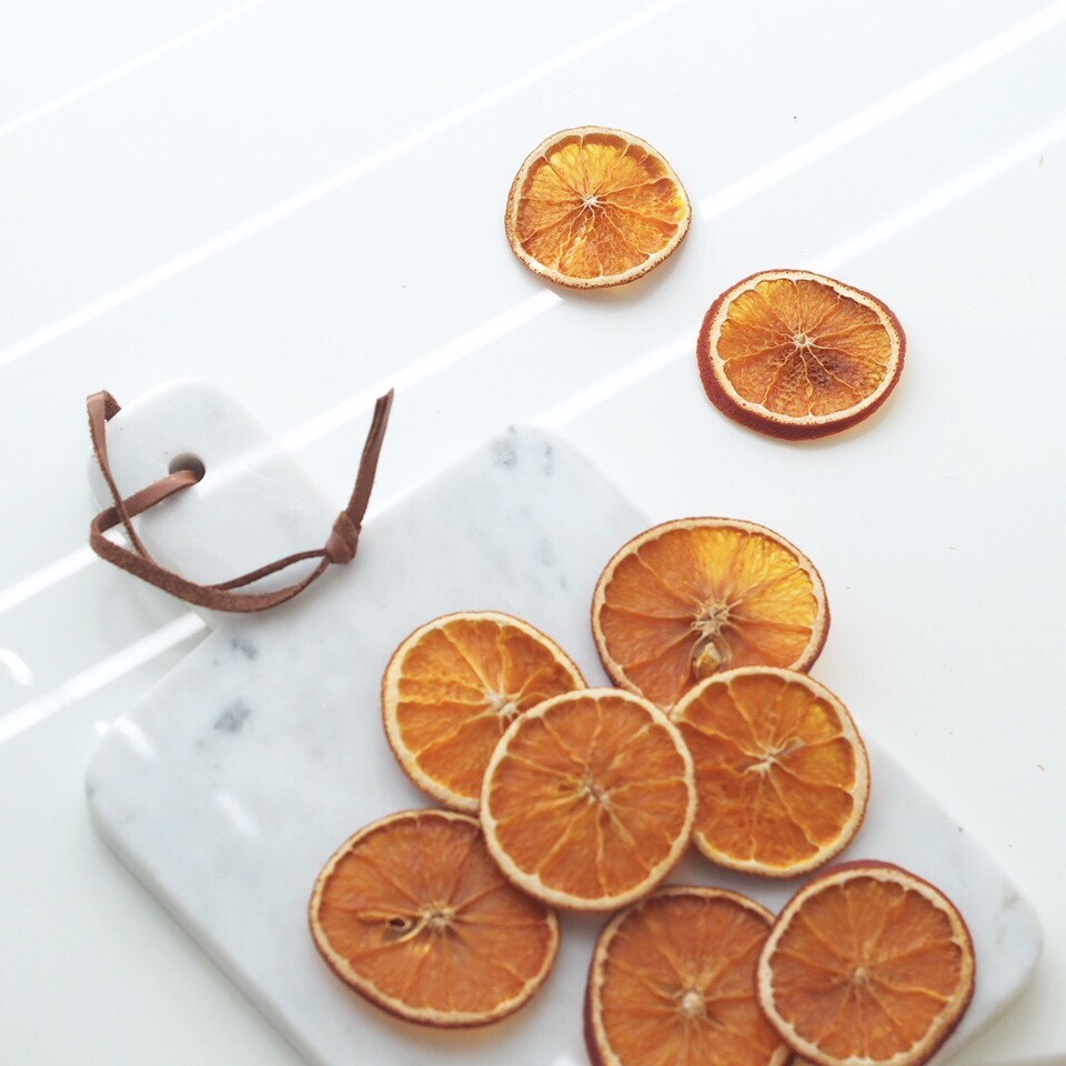 ドライオレンジを手作りしてみた 電子レンジとオーブンを比較 Cheers Cheers スタイリスト Yukiko Sugano