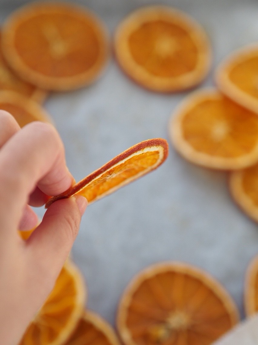 ドライオレンジを手作りしてみた 電子レンジとオーブンを比較 Cheers Cheers スタイリスト Yukiko Sugano