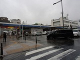 大澤珈琲 雨の逗子駅前