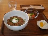 ラールゴ そぼろ丼