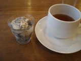 ビスキュイ 胡麻のプリンとウーロン茶
