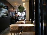 オヴァール 店内