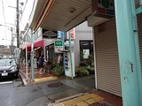 かやの木邸 路地入口