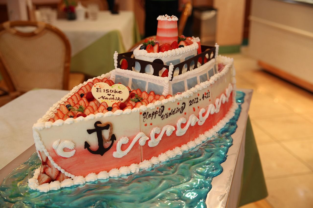 船の形のウエディングケーキの注文が有り 名谷店の中本店長が製作しました 神戸発 情熱パティシエ 佐野日記
