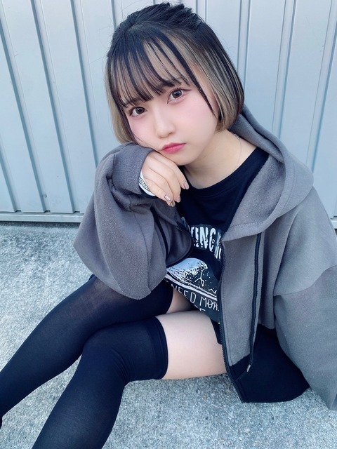ゆうり SOL 画像 谷間 太腿_4461