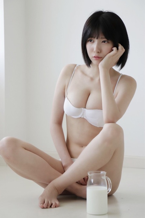 ヤンジャン　アンスリューム　月埜ヒスイ　つきのひすい　グラビア　画像　水着