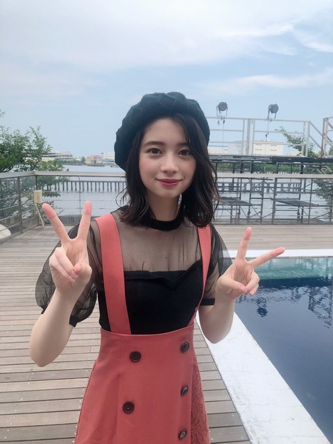 水着　桜田ひより　画像