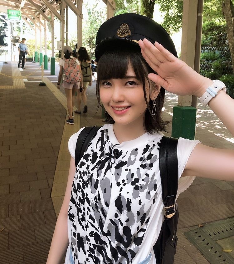 鬼滅の刃で話題 美人声優 鬼頭明里さんの画像選 チェキ撮れるアイドルの写真たち