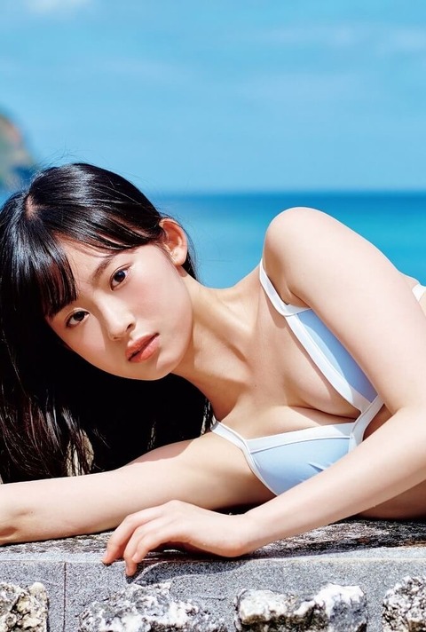 井本彩花 水着 画像 グラビア ビキニ_3937