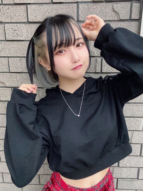 ゆうり SOL 画像 谷間 太腿_4459