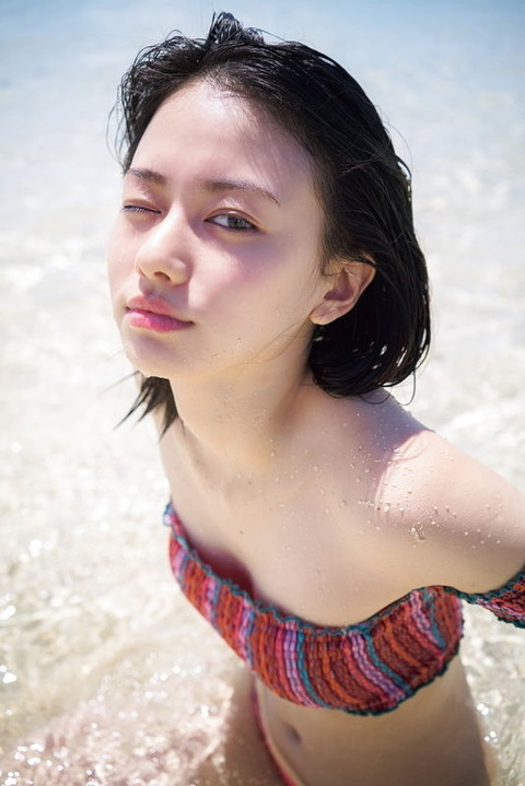 水着 山本舞香 画像 グラビア