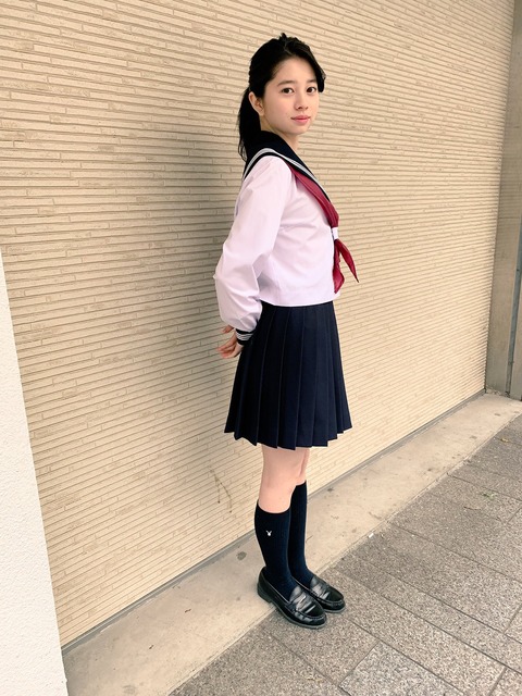 水着　桜田ひより　画像