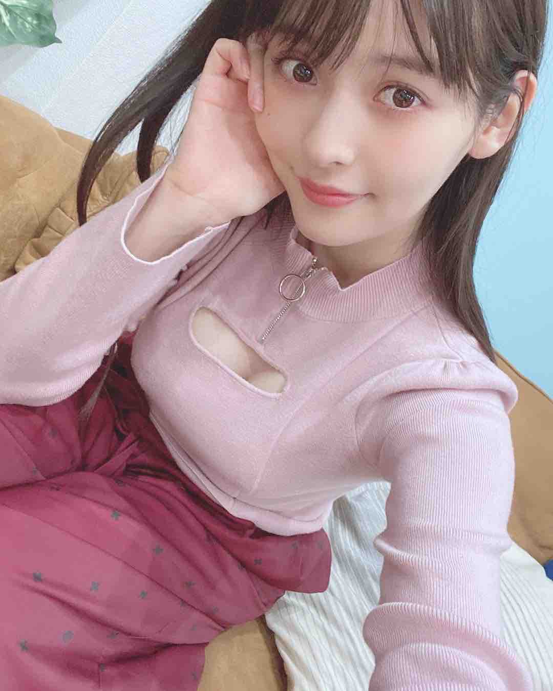 胸 声優のすみぺこと上坂すみれさんのえちえちな画像 インスタ チェキ撮れるアイドルの写真たち