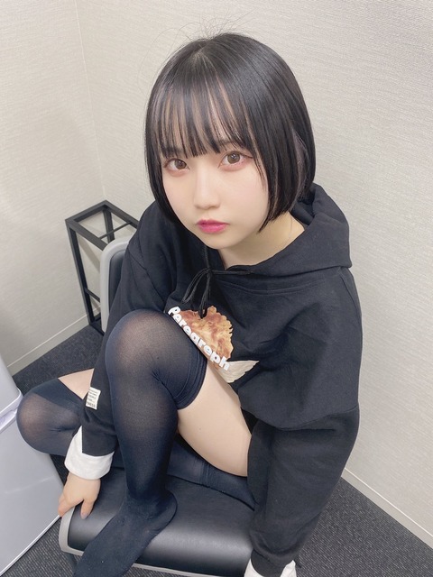 ゆうり SOL 画像 谷間 太腿_4465