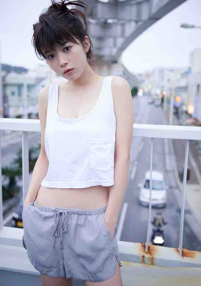 馬場ふみか　チェキ Amazon.co.jp: 馬場ふみか 直筆サイン入りチェキ ポラ 抽選 プレゼント