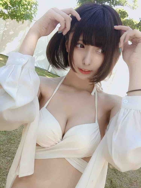 ヤンジャン グラビア 月埜ヒスイ 画像 アンスリューム 水着2166