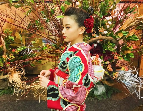 水着 山本舞香 画像 グラビア