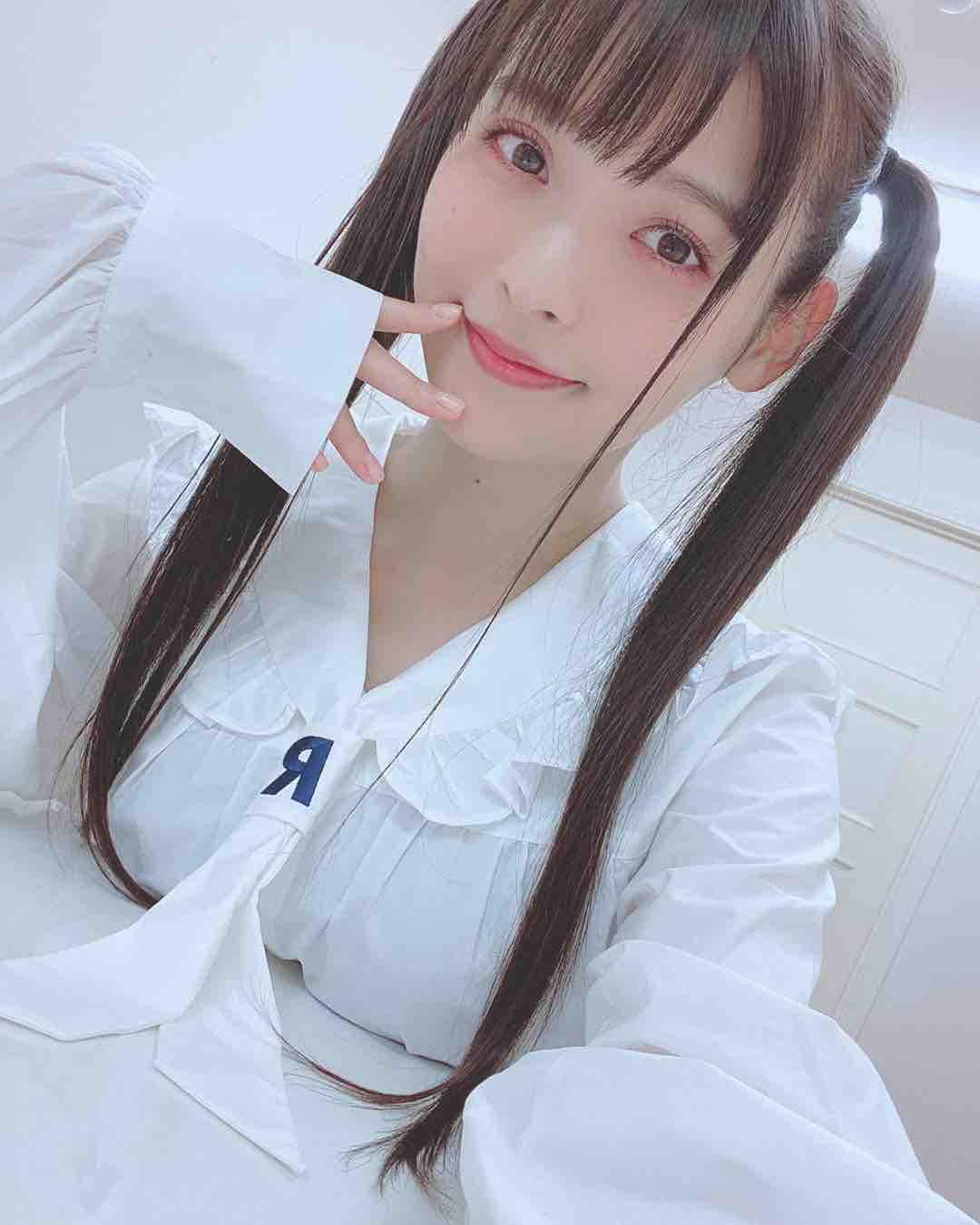 胸 声優のすみぺこと上坂すみれさんのえちえちな画像 インスタ チェキ撮れるアイドルの写真たち