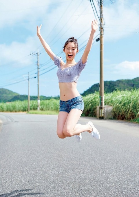 井本彩花 水着 画像 グラビア ビキニ_3939