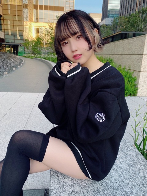 ゆうり SOL 画像 谷間 太腿_4463